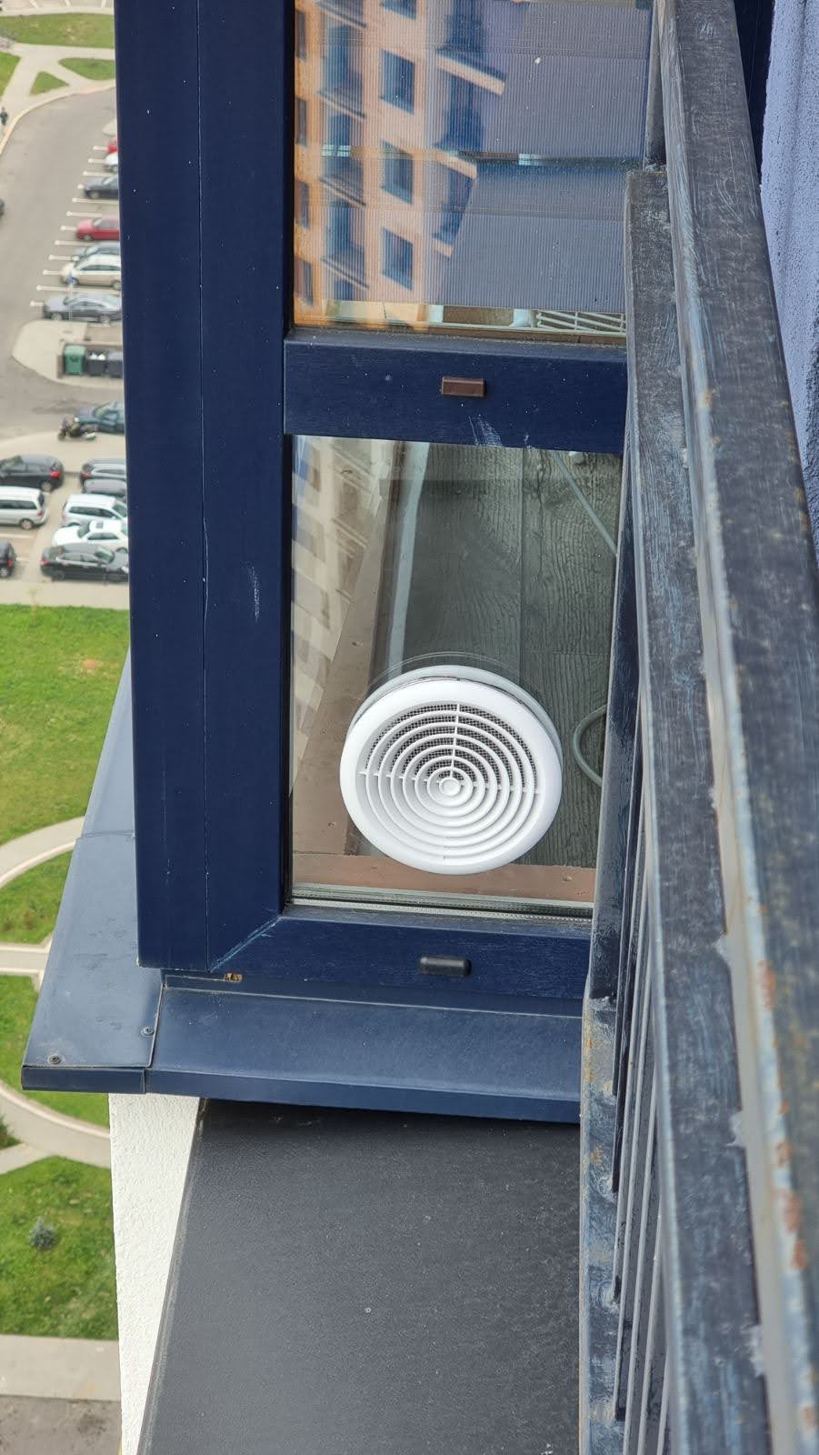 Прямоугольное отверстие в стеклопакете